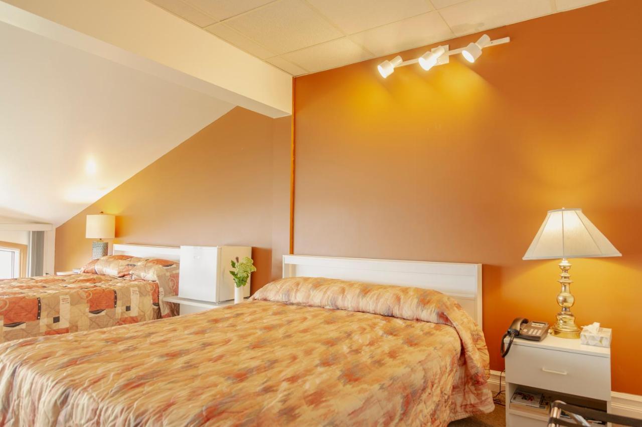 Auberge De La Riviere Saguenay Ла-Бе Экстерьер фото