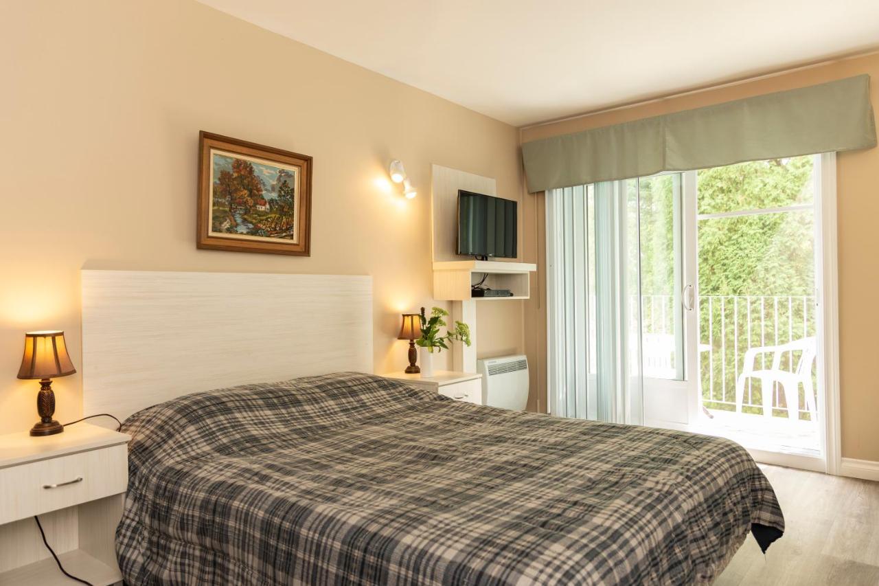 Auberge De La Riviere Saguenay Ла-Бе Экстерьер фото
