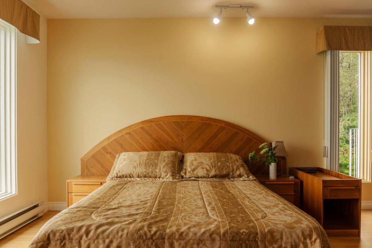 Auberge De La Riviere Saguenay Ла-Бе Экстерьер фото