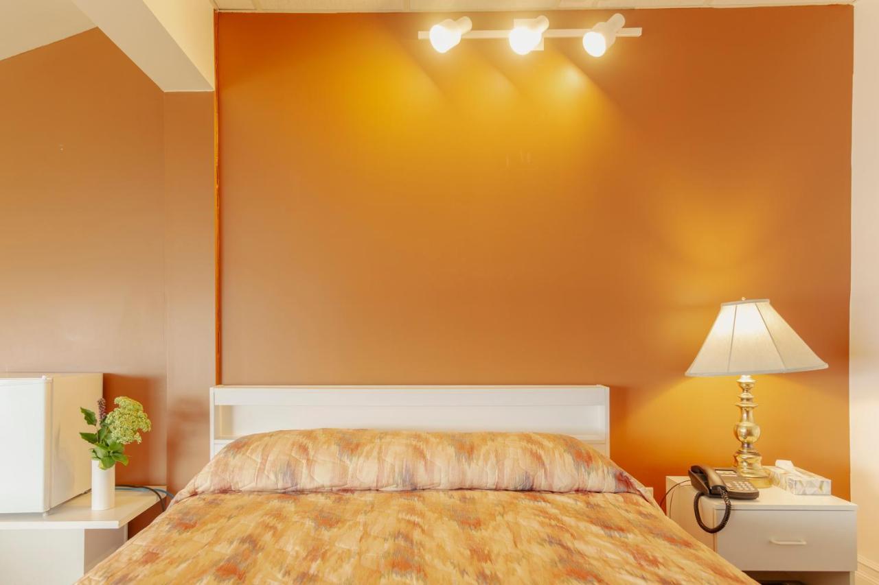 Auberge De La Riviere Saguenay Ла-Бе Экстерьер фото
