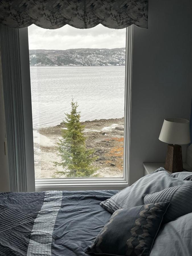 Auberge De La Riviere Saguenay Ла-Бе Экстерьер фото